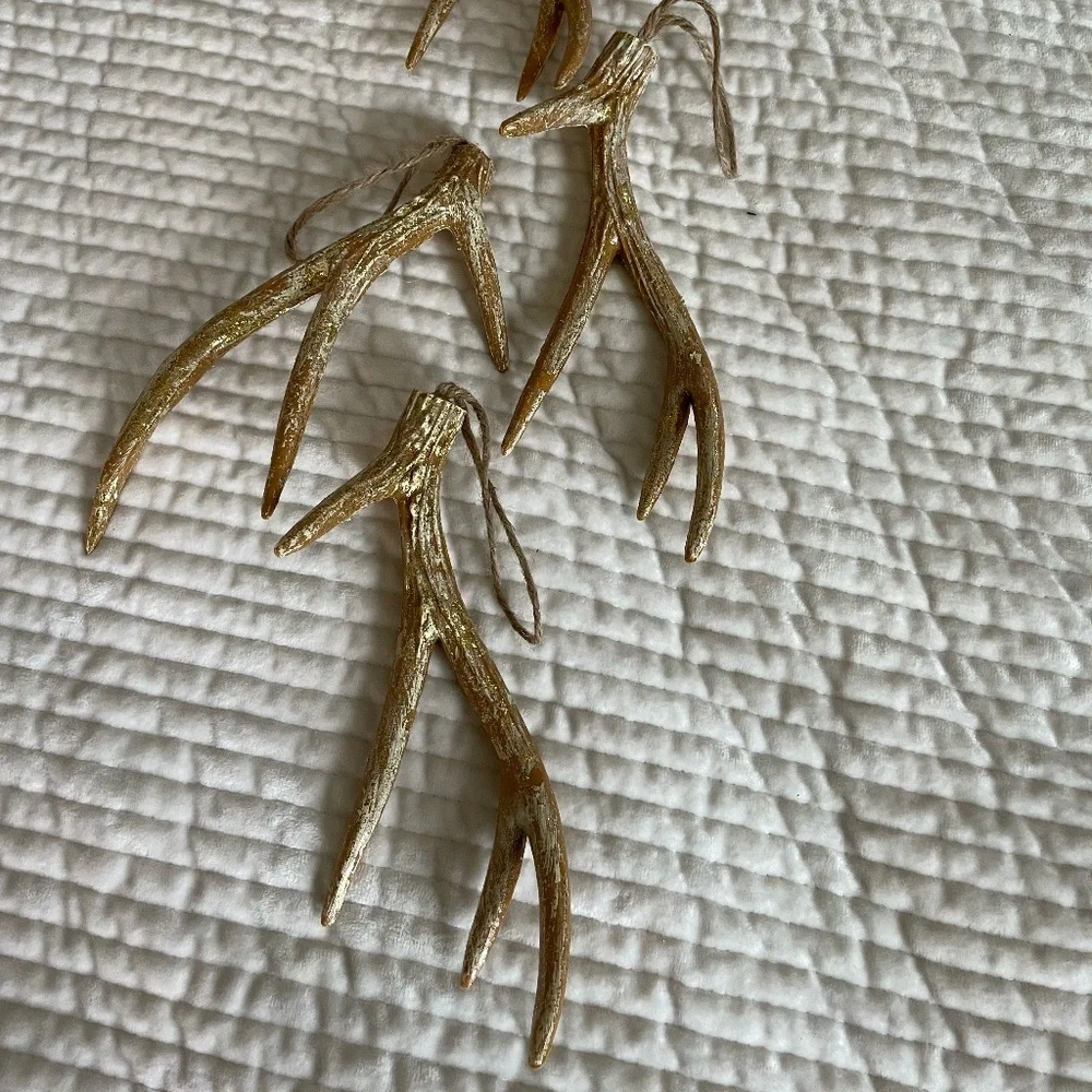 LOT OF 4 RESIN SHATTER PROOF DEER ANTLERS APPROX 9" - Picture 7 of 10